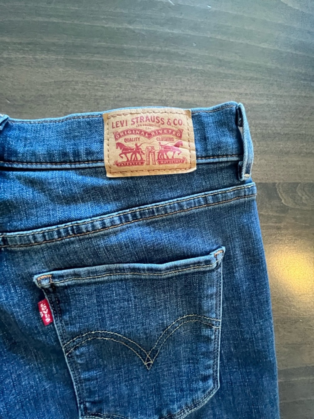 Women’s Levi’s Classic Boot Jeans Size 8  28” length - Picture 8 of 8